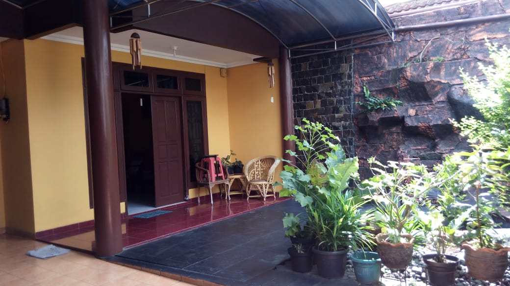 Rumah 2 Lantai di Cirendeu, Dalam Komplek Perumahan