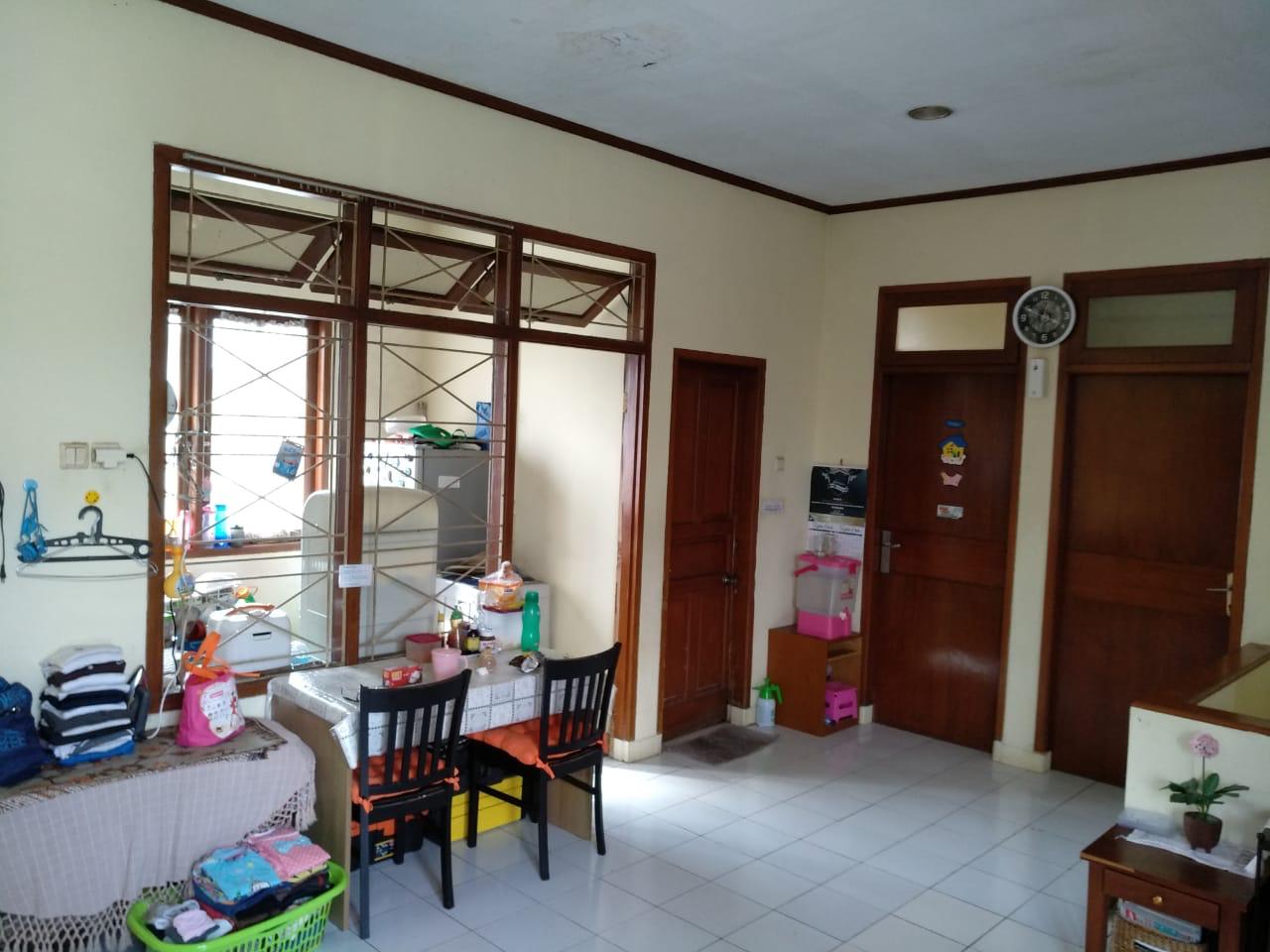 Dijual Rumah 2 Lantai di Andara Cinere, Lebar Jalan 2 mobil. Hanya 150 m ke Pintu Toll Desari. 7 menit ke CITOS