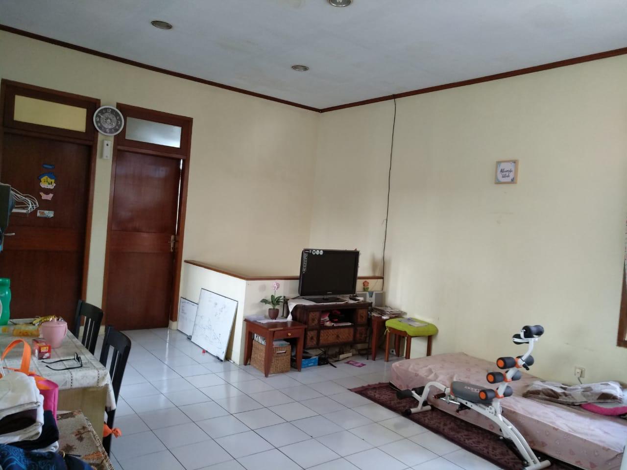 Dijual Rumah 2 Lantai di Andara Cinere, Lebar Jalan 2 mobil. Hanya 150 m ke Pintu Toll Desari. 7 menit ke CITOS
