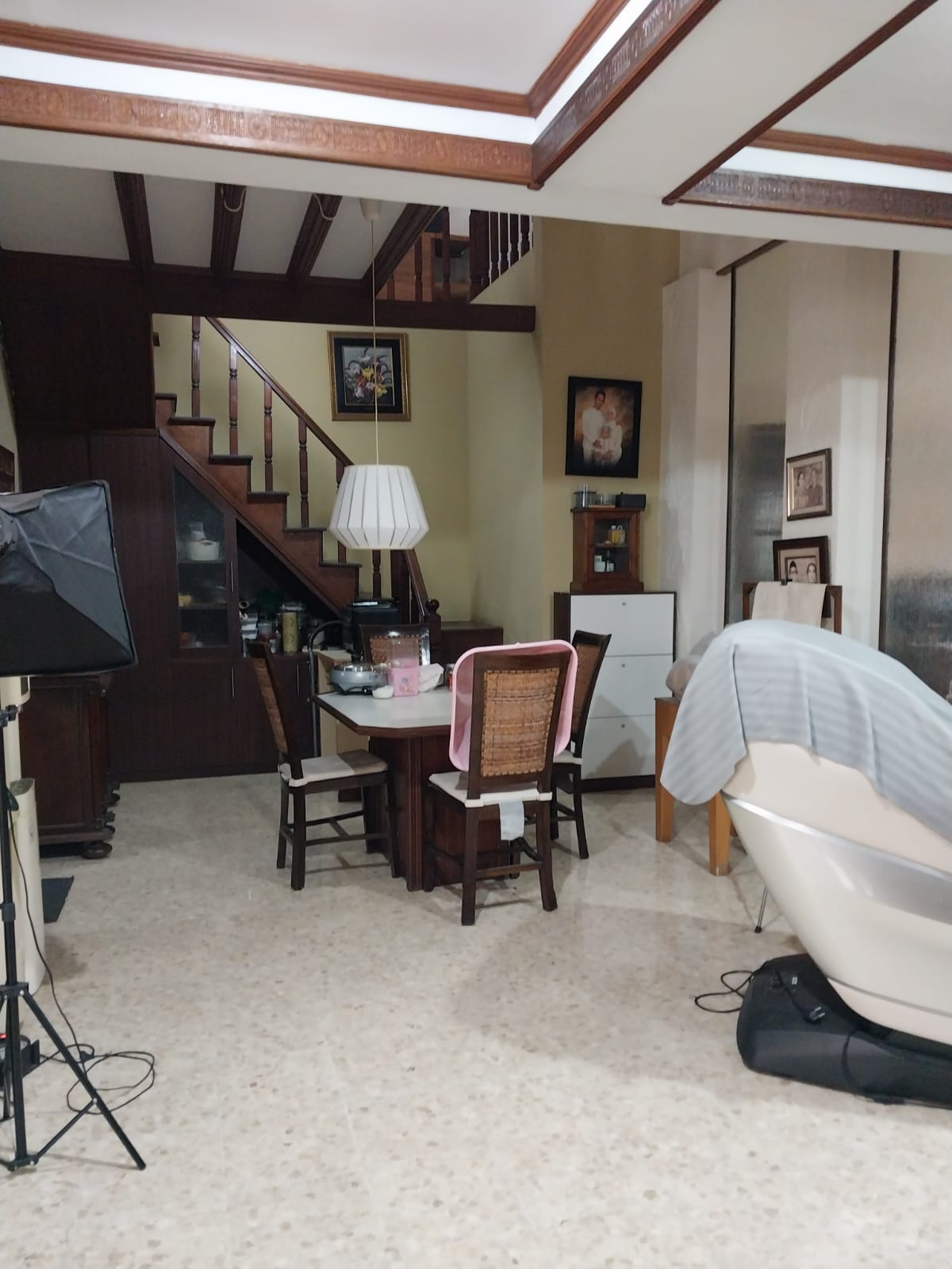 Dijual Rumah Lama 2 Lantai di Kebayoran Lama