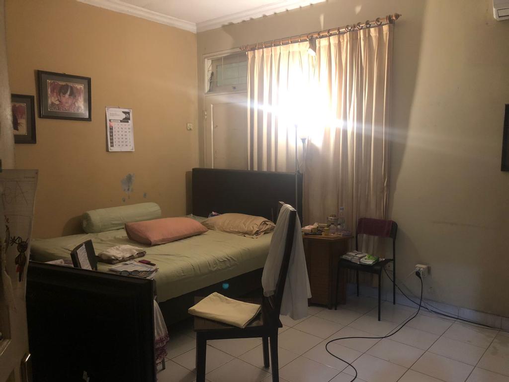 Rumah Dijual di Kebayoran Lama, 2 Lantai, Siap Huni, Lokasi Strategis