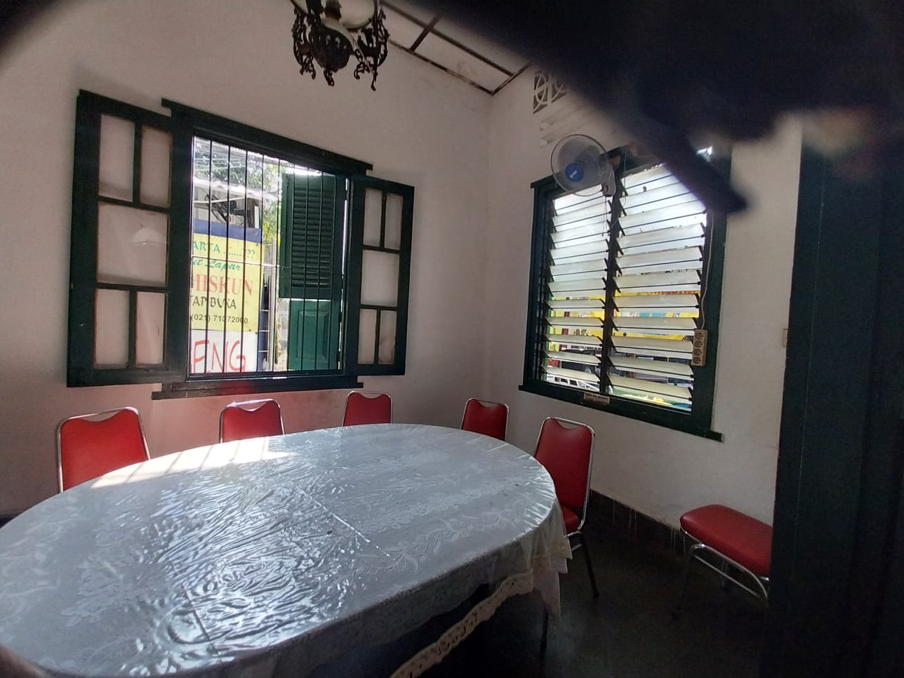 Dijual Rumah Lama Di Salemba, Pinggir Jalan Raya, Cocok Usaha