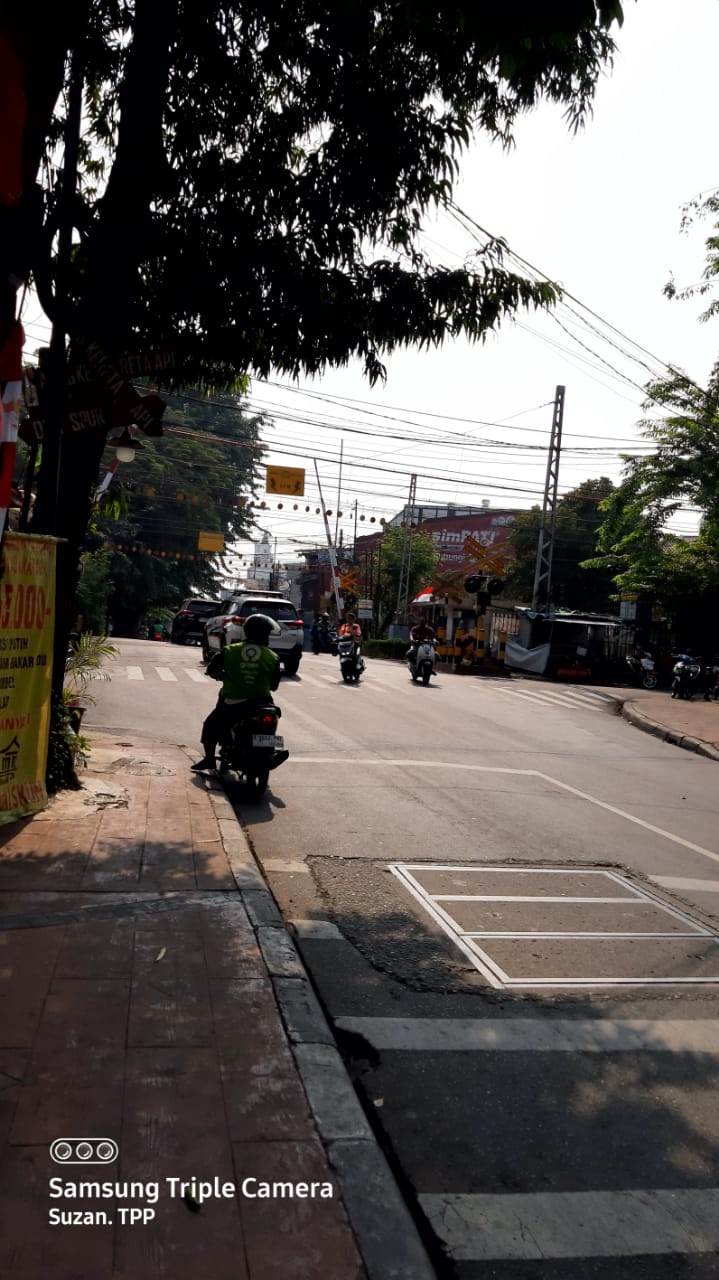 Dijual Rumah Lama Di Salemba, Pinggir Jalan Raya, Cocok Usaha