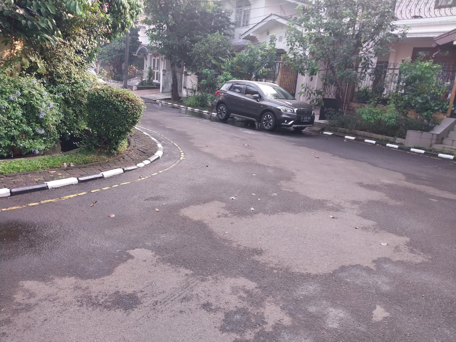 Rumah Dijual di Bintaro Sektor 3, Rumah 2 Lantai, Ada Backyard