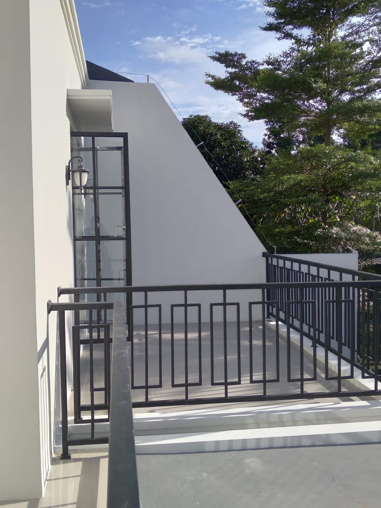 Rumah 2 Lantai Dijual di Villa Delima Lebak Bulus