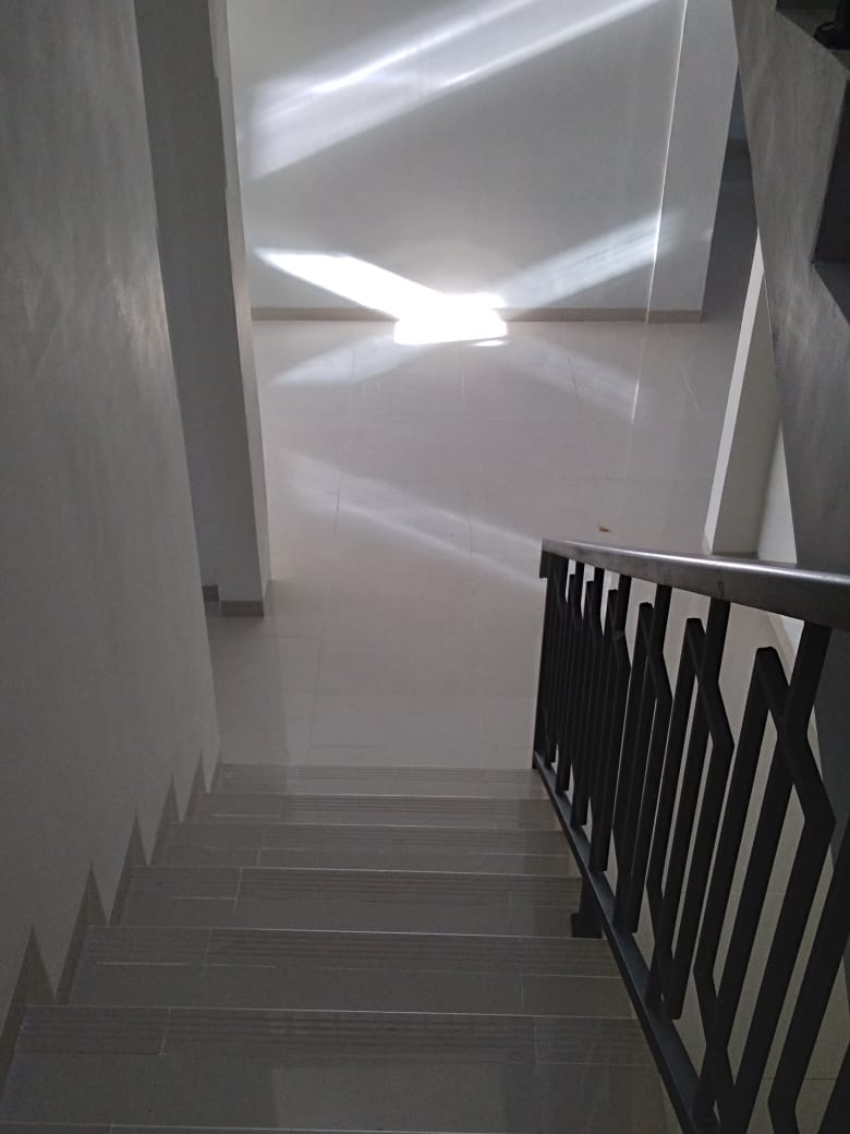 Rumah 2 Lantai Dijual di Villa Delima Lebak Bulus