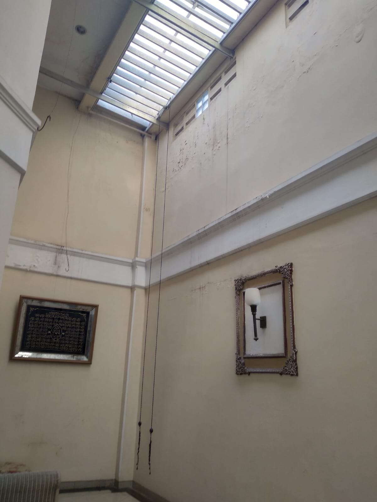 Dijual Rumah 2 Lantai di Bona Indah Lebak Bulus
