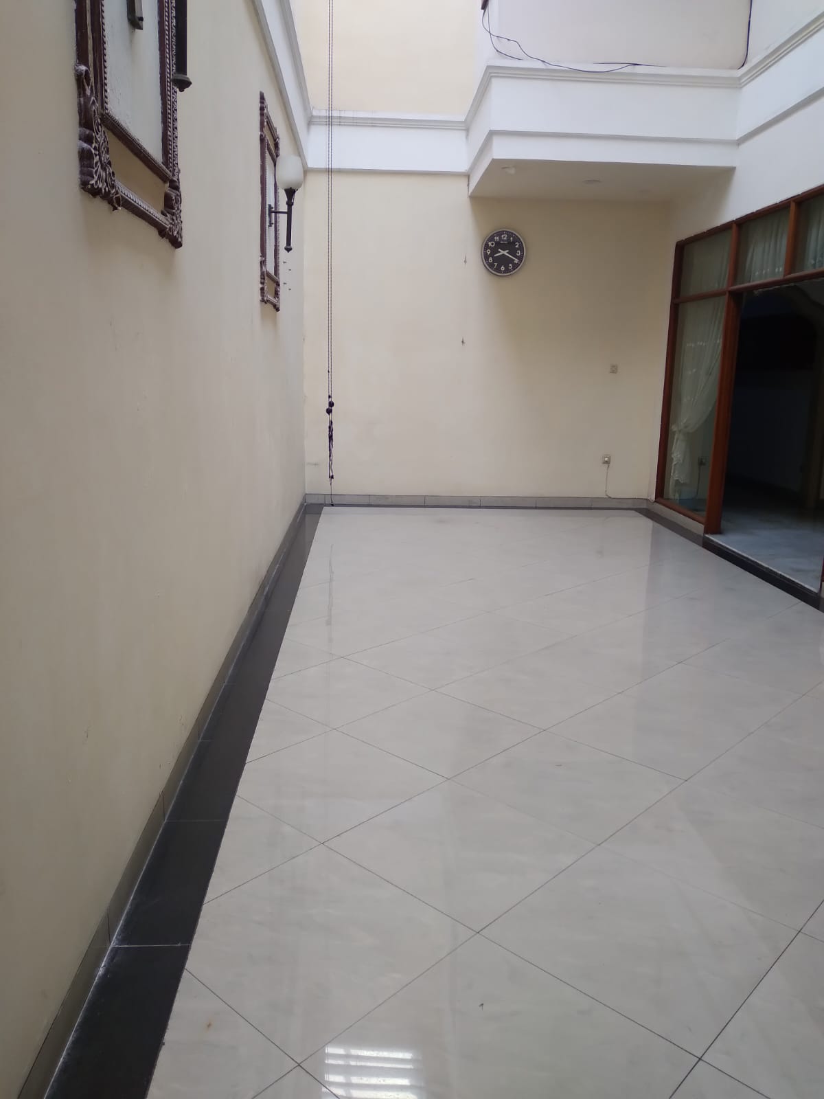 Dijual Rumah 2 Lantai di Bona Indah Lebak Bulus
