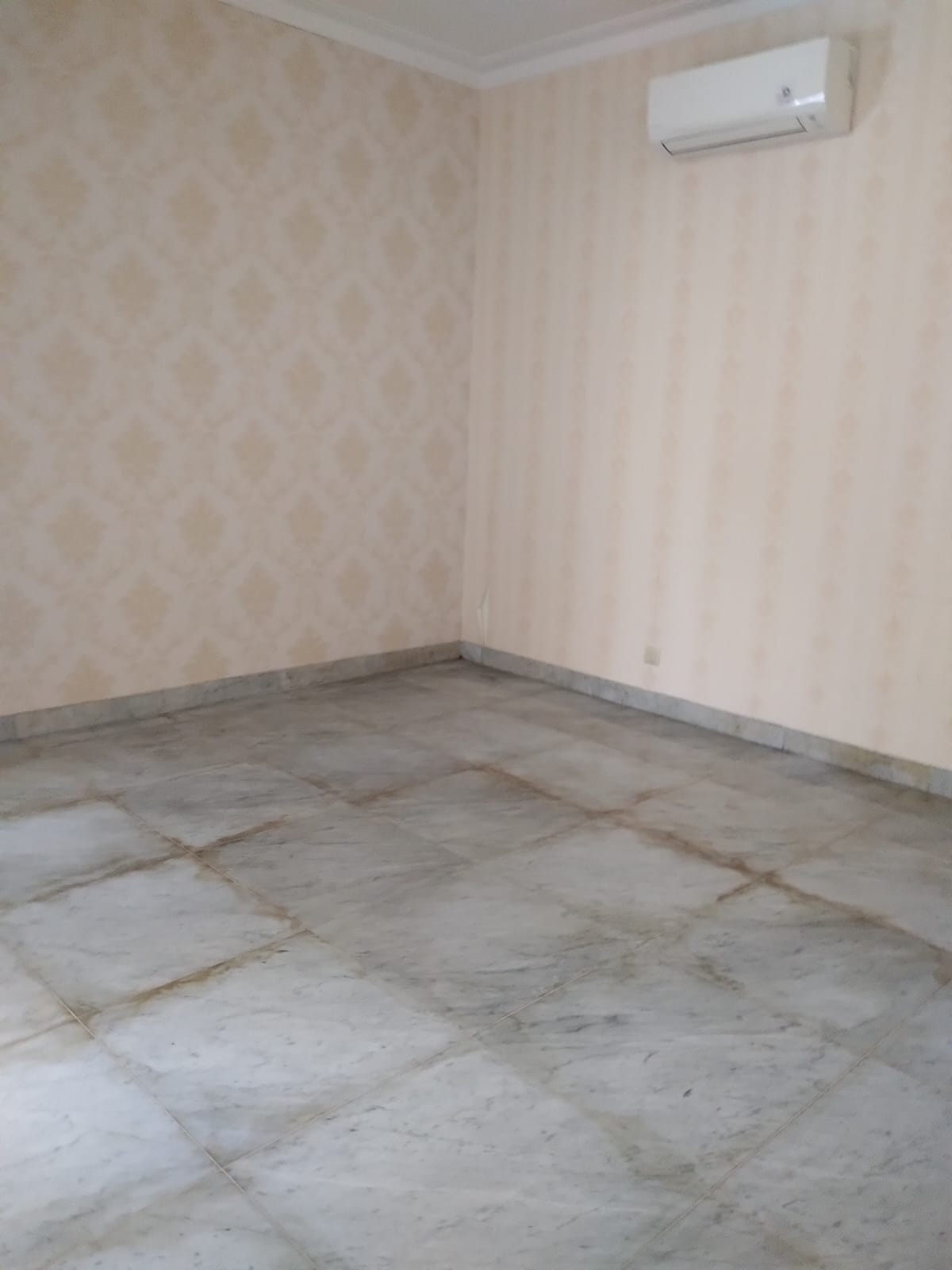 Dijual Rumah 2 Lantai di Bona Indah Lebak Bulus