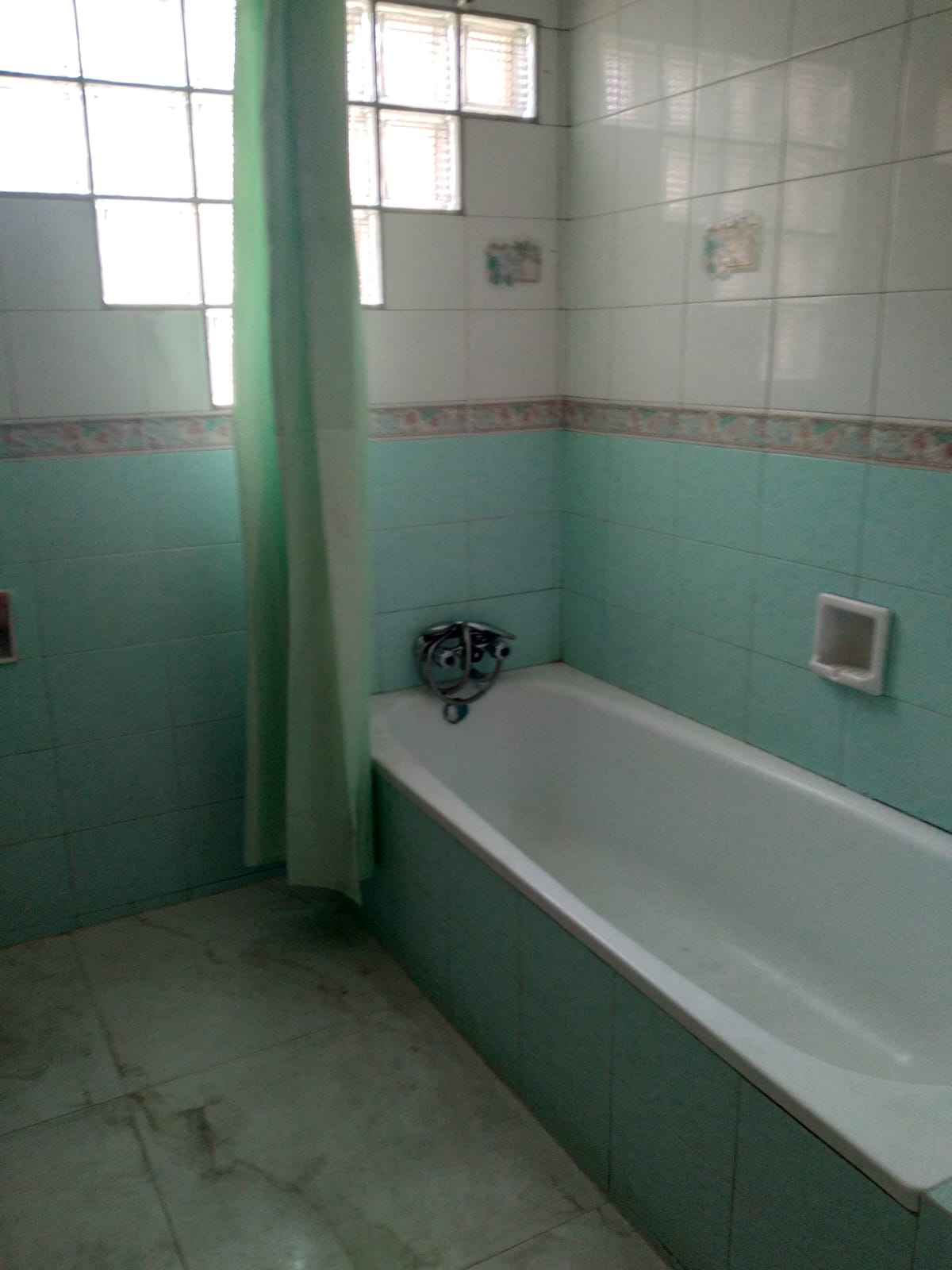 Dijual Rumah 2 Lantai di Bona Indah Lebak Bulus
