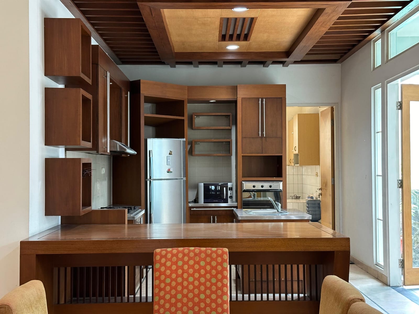 Rumah Dijual di Menteng, Kamar Utama Ada Walking Closet, Ruang Kerja