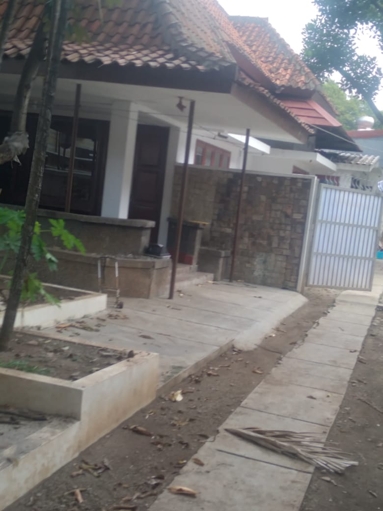 Rumah Dijual Di Menteng, Rumah Lama 1 Lantai, Butuh Renovasi