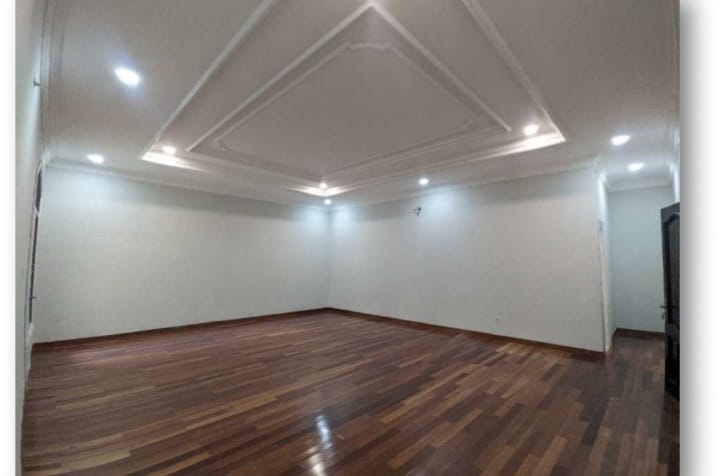 Rumah 2 Lantai di Menteng, Ada Basement