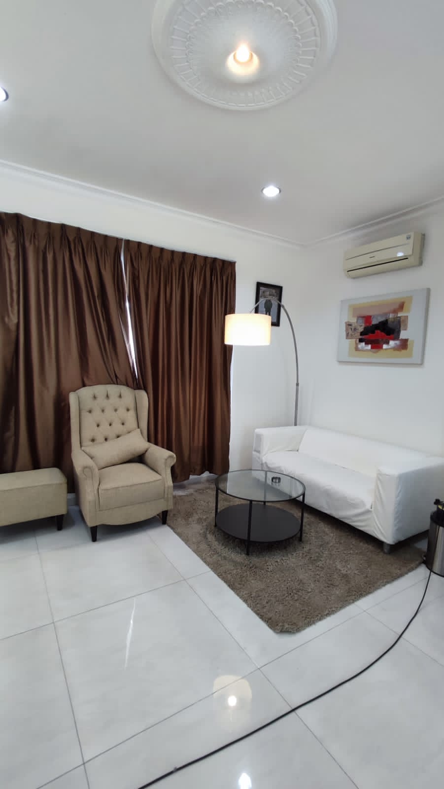 Rumah Dijual di Cipulir, Fully Furnished, 2 Lantai, Halaman Luas
