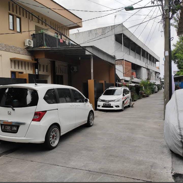 Dijual Rumah 2 Lantai di Tanjung Priok, 20 Kamar, Good Invest