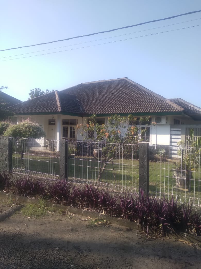 Rumah Dijual di Ciputat, Rumah 1 Lantai, Tanah Luas