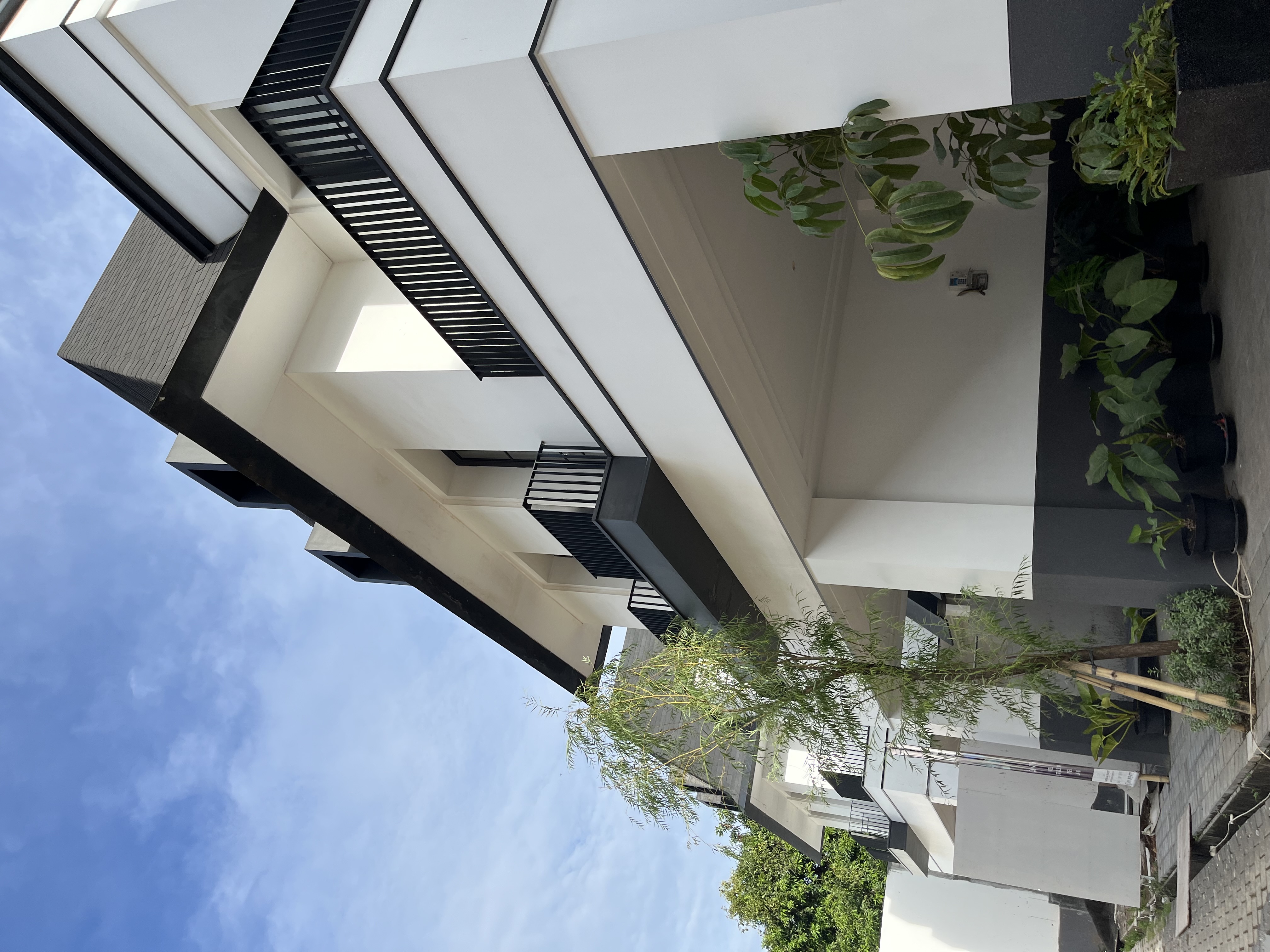 Rumah Mewah 3 Lantai Ada Roof Top, Dalam Komplek Ekslusif di Pondok Indah Dekat Pim