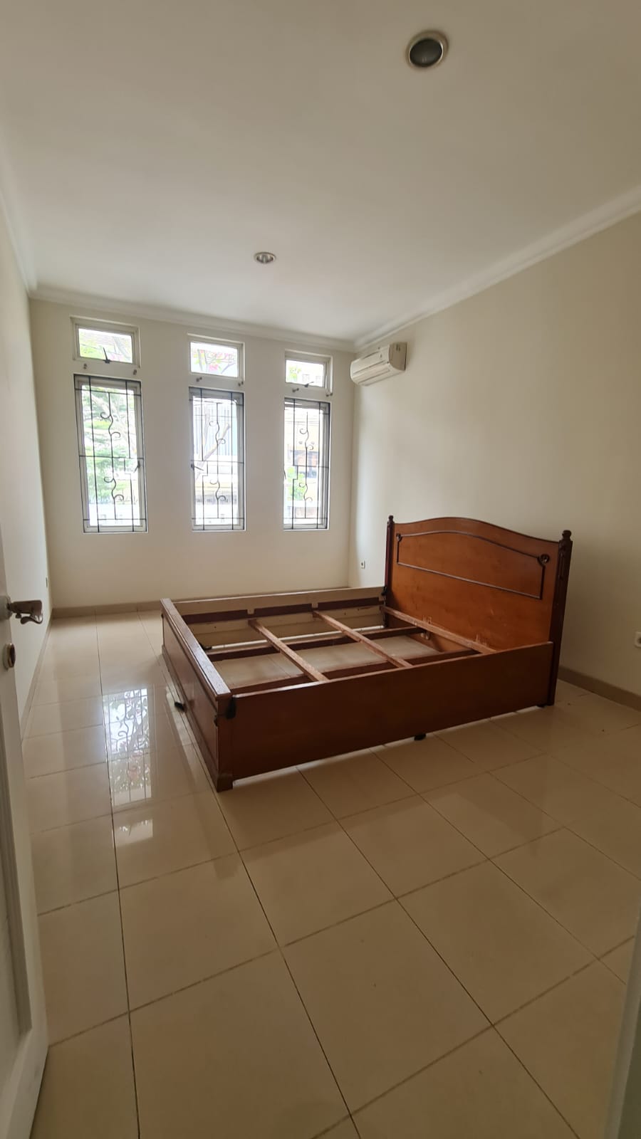 Rumah di Niaga Hijau Pondok Indah, Siap huni,strategis,dekat BCA Pondok Indah