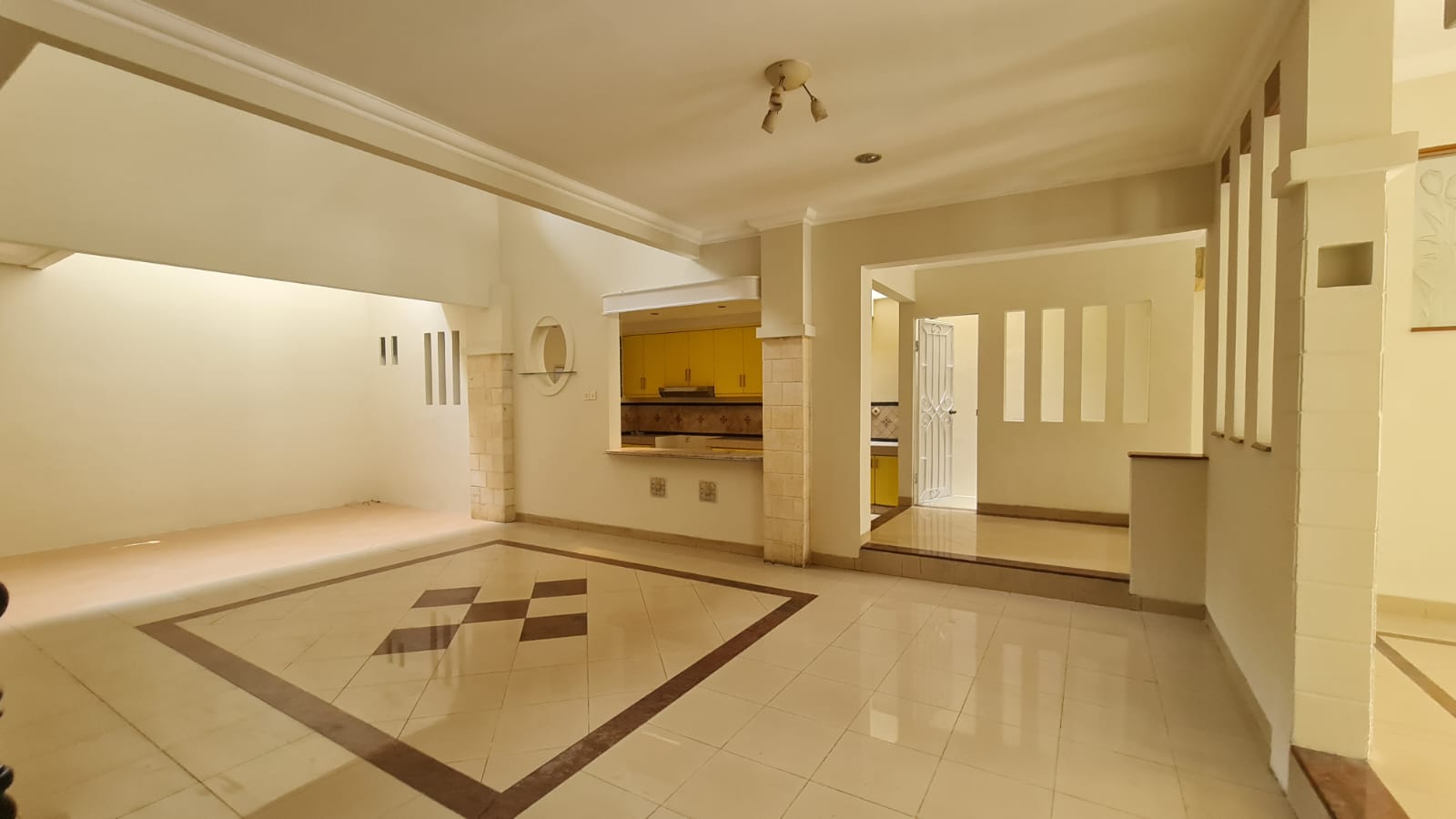 Rumah di Niaga Hijau Pondok Indah, Siap huni,strategis,dekat BCA Pondok Indah