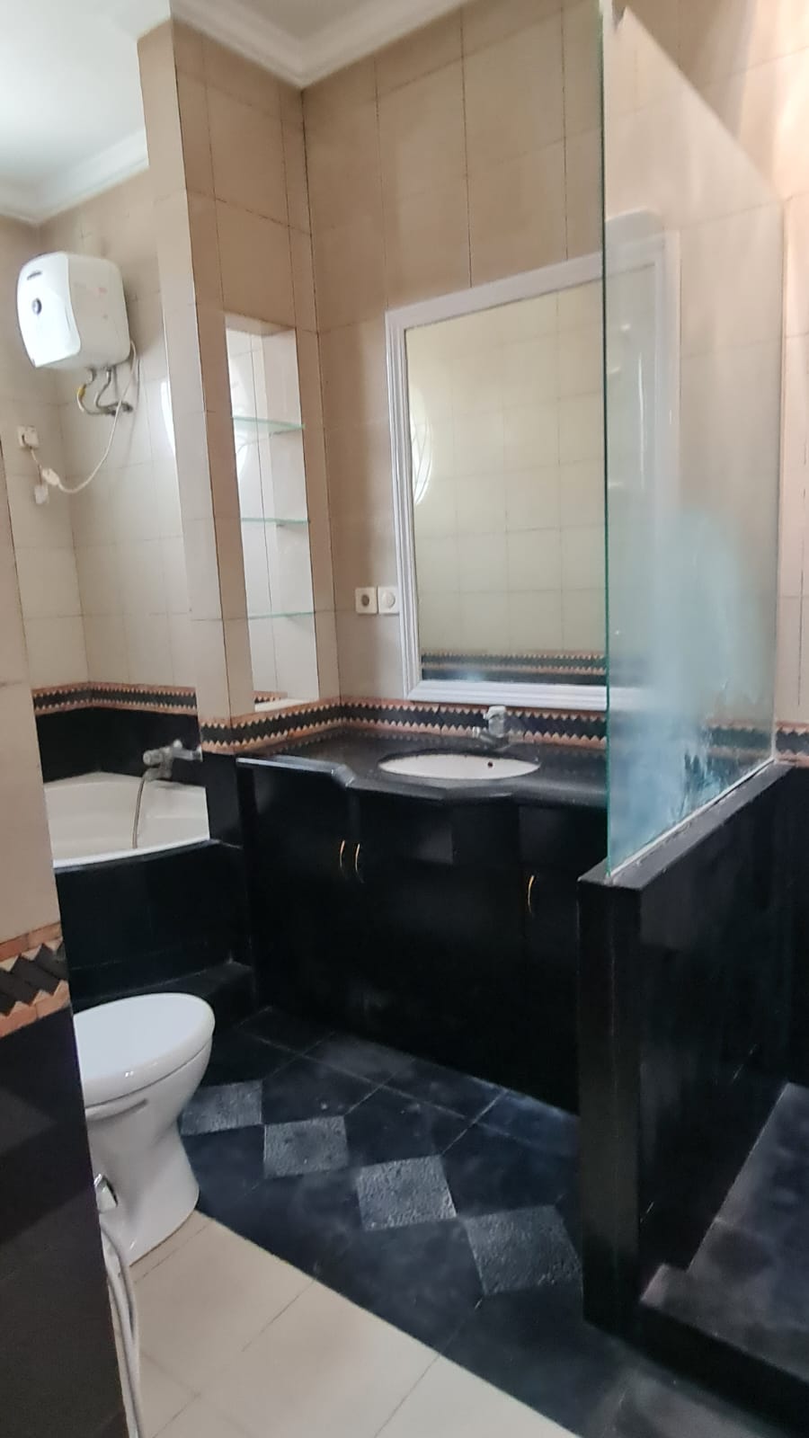 Rumah di Niaga Hijau Pondok Indah, Siap huni,strategis,dekat BCA Pondok Indah