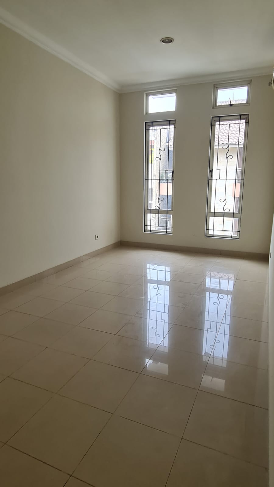 Rumah di Niaga Hijau Pondok Indah, Siap huni,strategis,dekat BCA Pondok Indah