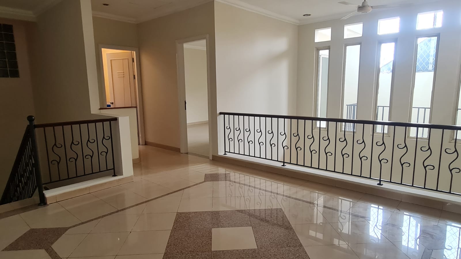 Rumah di Niaga Hijau Pondok Indah, Siap huni,strategis,dekat BCA Pondok Indah