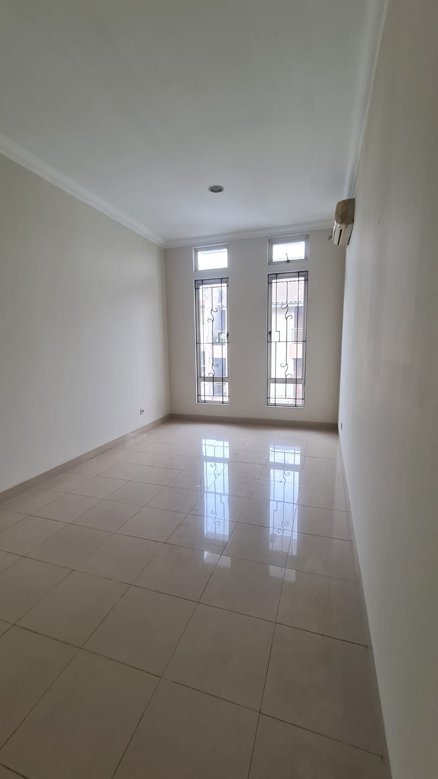 Rumah di Niaga Hijau Pondok Indah, Siap huni,strategis,dekat BCA Pondok Indah