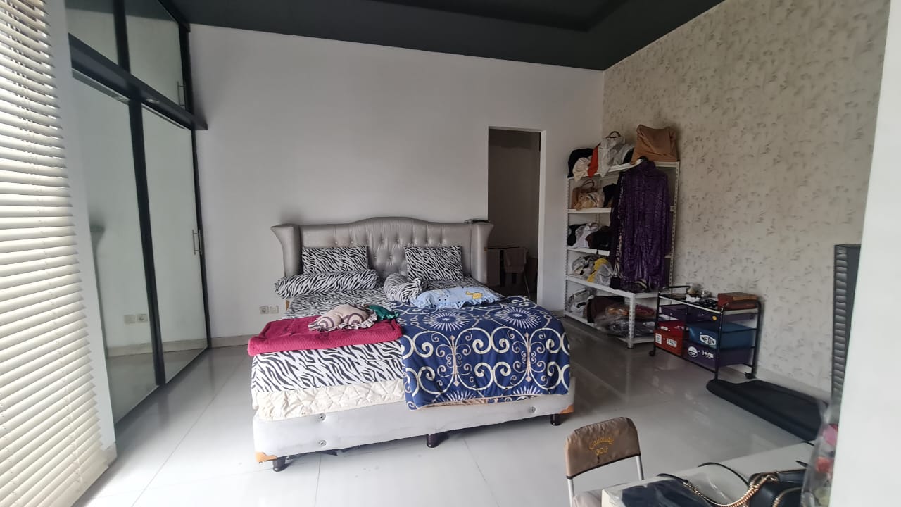 Rumah Dijual di Area Pondok Indah 2 Lantai