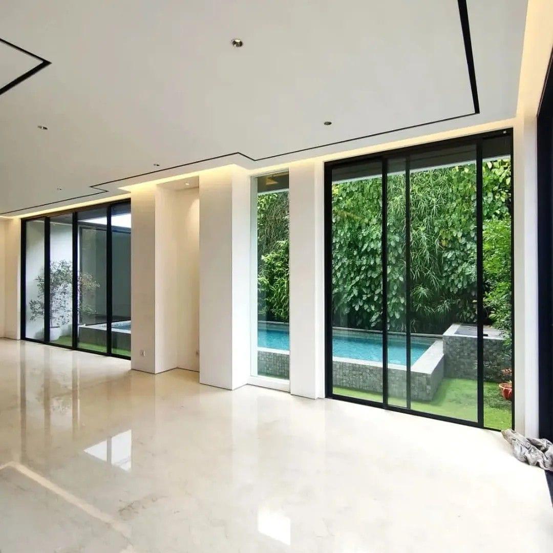 Rumah Mewah Baru 3,5 Lantai di Pondok Indah - Ada Lift & Kolam Renang Pribadi