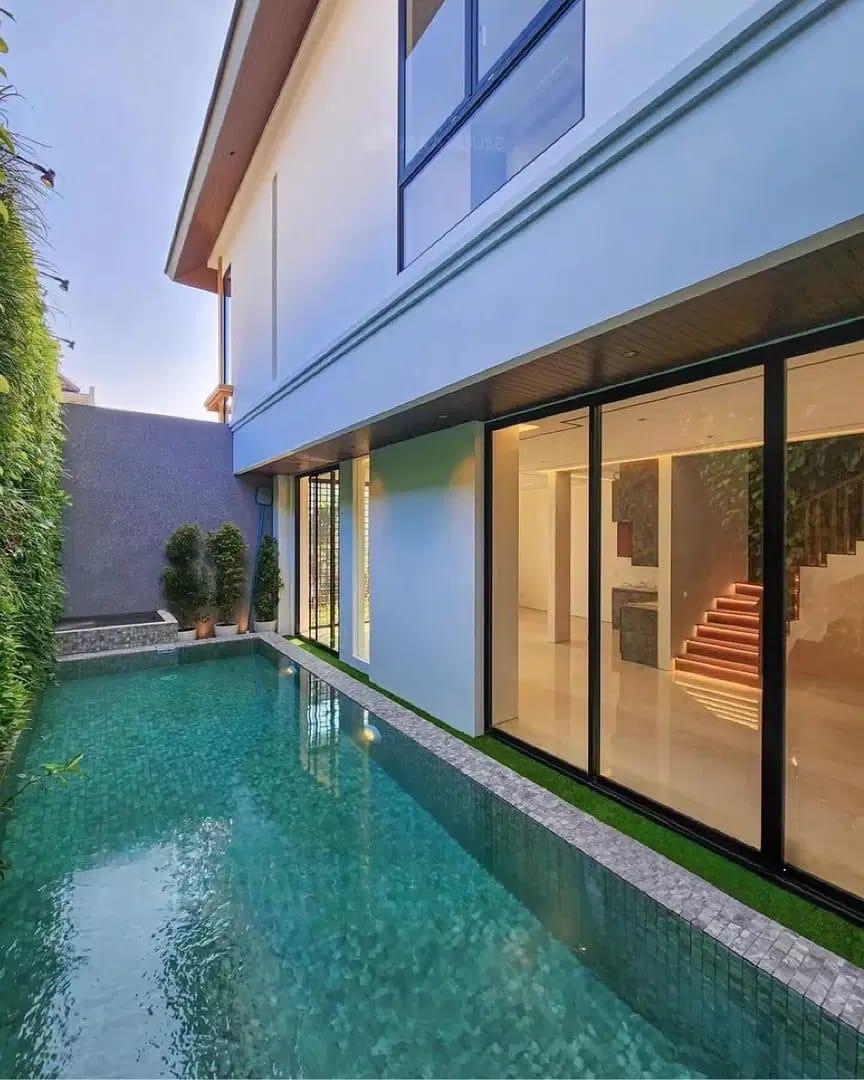 Rumah Mewah Baru 3,5 Lantai di Pondok Indah - Ada Lift & Kolam Renang Pribadi