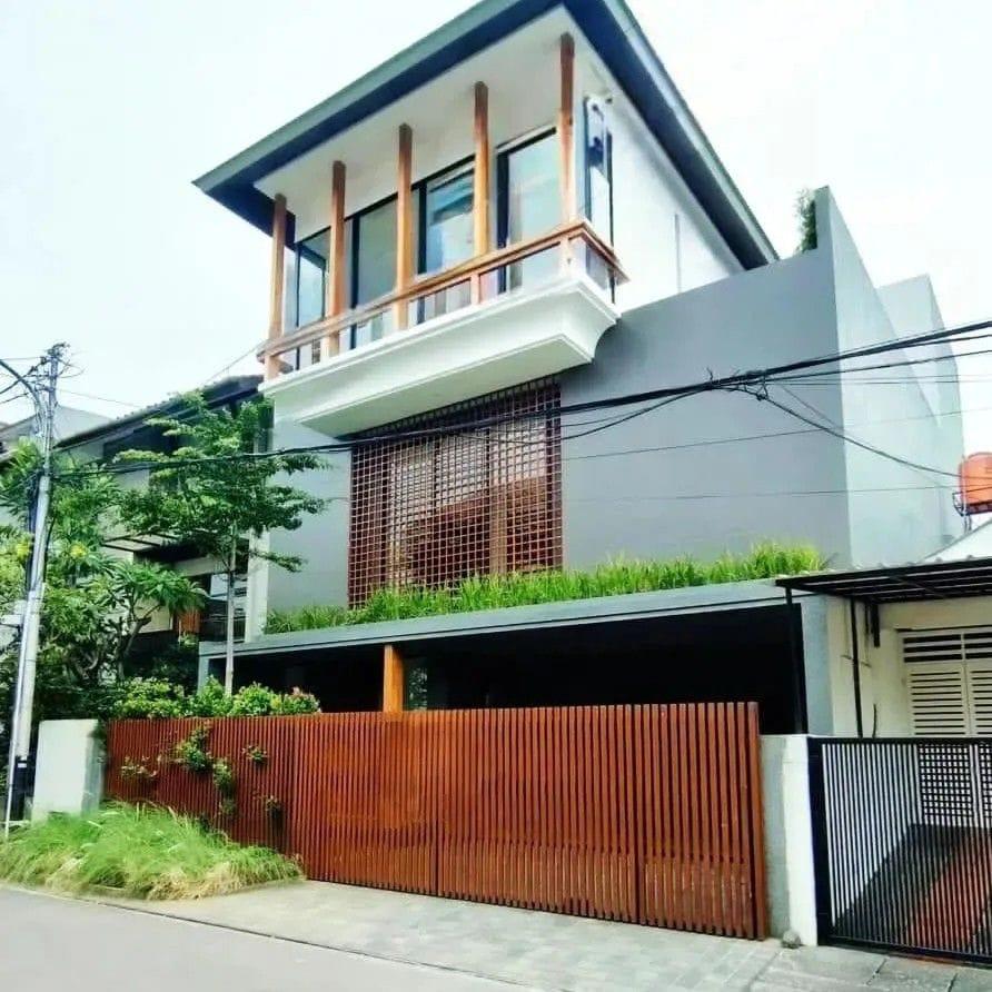 Rumah Mewah Baru 3,5 Lantai di Pondok Indah - Ada Lift & Kolam Renang Pribadi