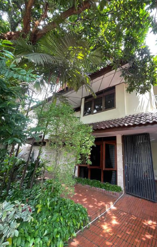 Rumah di Pondok Indah, Dekat Pim, Dekat Akses Tol Jorr