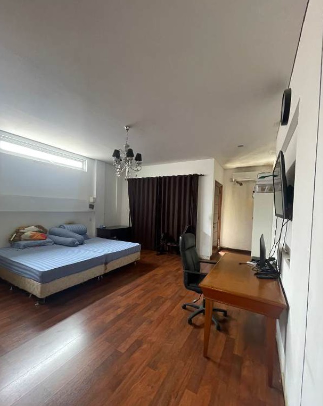 Rumah di Pondok Indah, Dekat Pim, Dekat Akses Tol Jorr