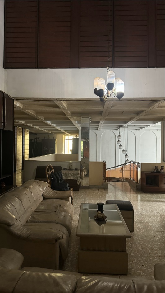 Rumah 4 lantai di Pondok Indah, 25 KT, cocok kost exclusive, lokasi strategis