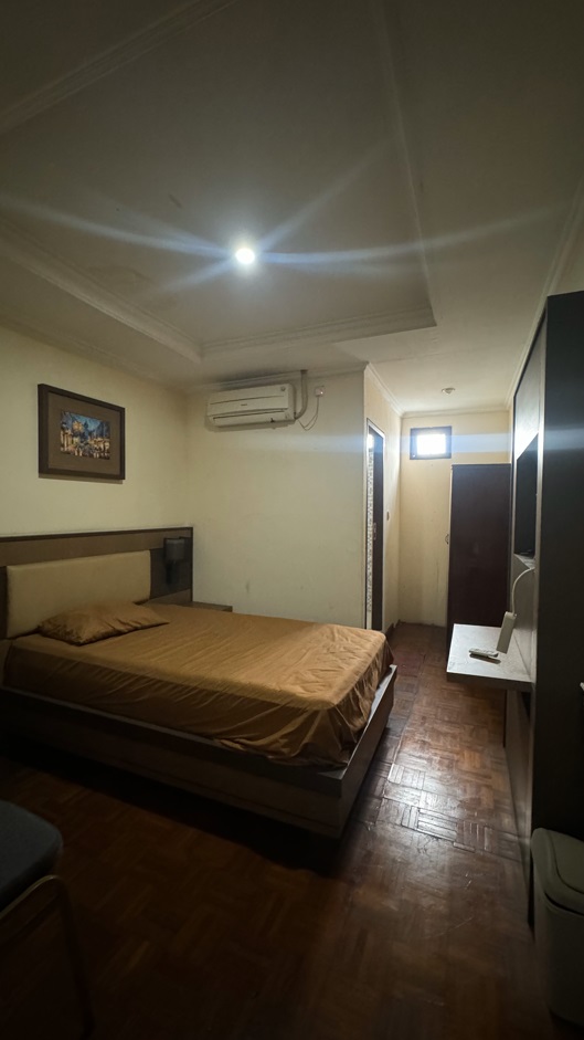 Rumah 4 lantai di Pondok Indah, 25 KT, cocok kost exclusive, lokasi strategis