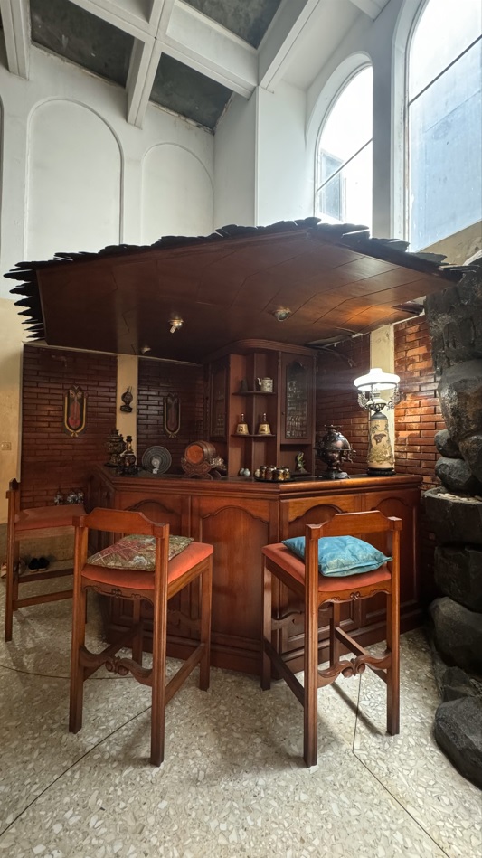 Rumah 4 lantai di Pondok Indah, 25 KT, cocok kost exclusive, lokasi strategis