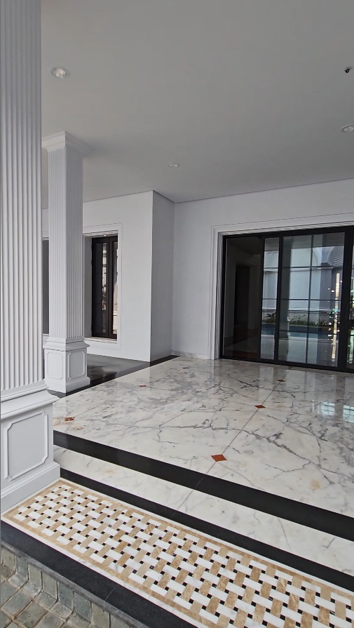 Rumah Mewah Brand New di Pondok Indah