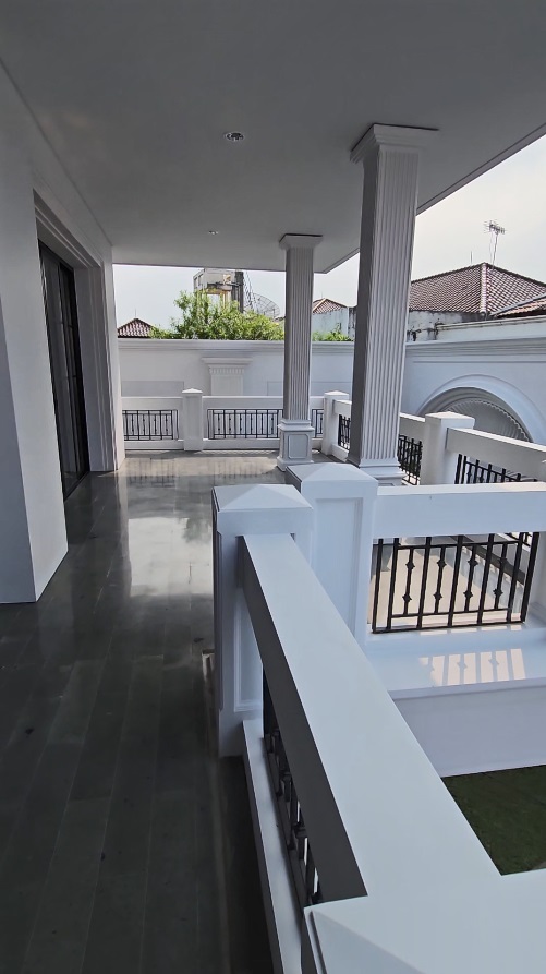 Rumah Mewah Brand New di Pondok Indah