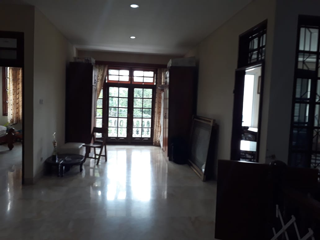 Rumah 2 Lantai di Pondok Indah