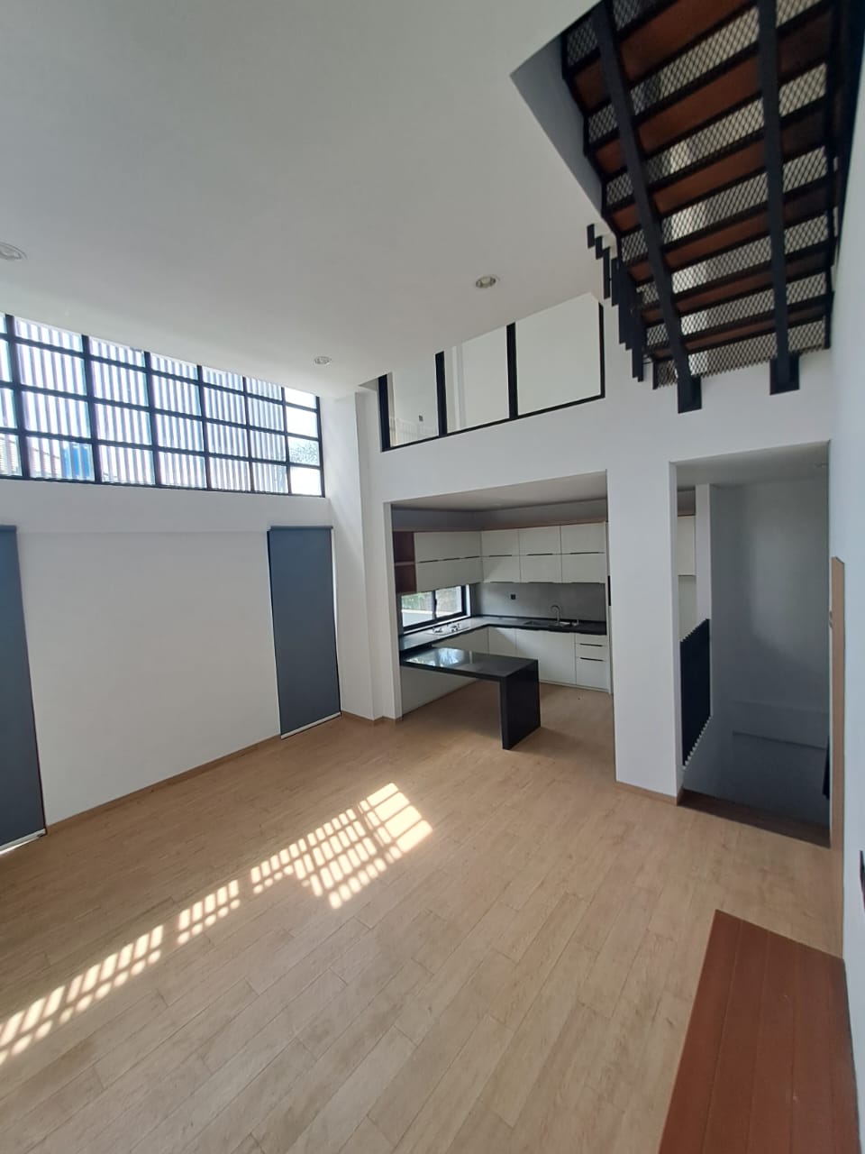 Rumah Mewah 3.5 Lantai Dijual di Area Premium Kemang – Super Eksklusif