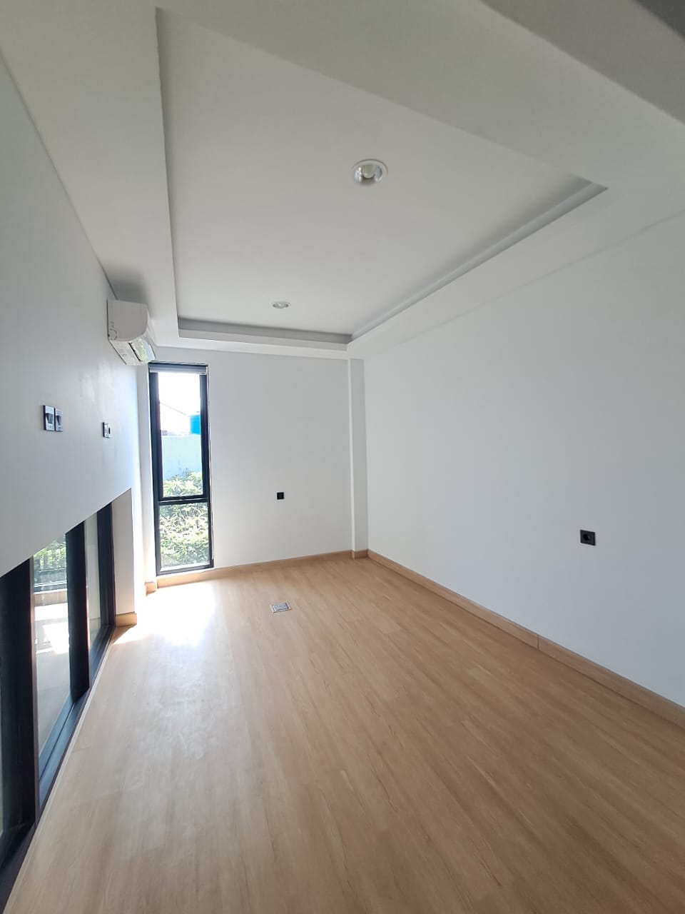 Rumah Mewah 3.5 Lantai Dijual di Area Premium Kemang – Super Eksklusif