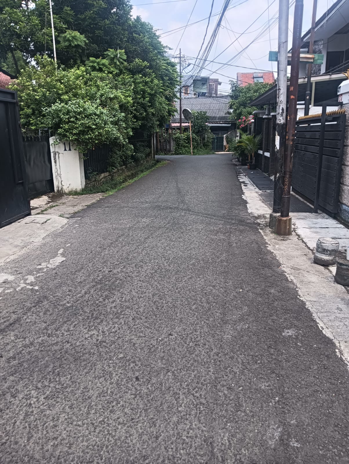 Rumah Tua  Hitung Tanah, Hoek, Bebas Banjir, Jalan 2 Mobil