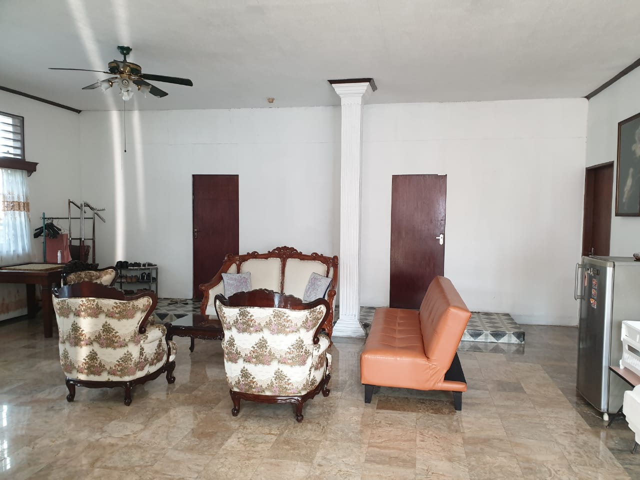 Rumah Cantik 2 Lantai di Bendungan Hilir