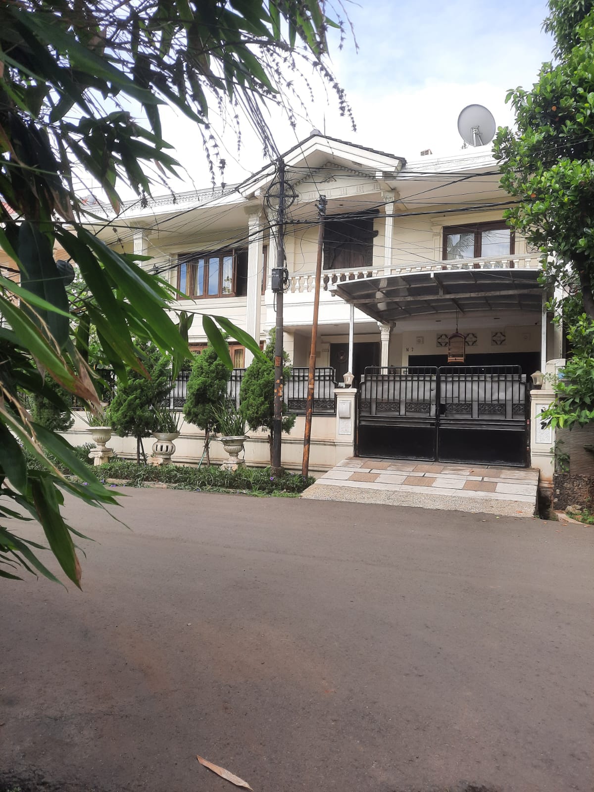 Rumah di Permata Hijau, Hadap Timur, 2 Lantai, 4 Kamar Tidur