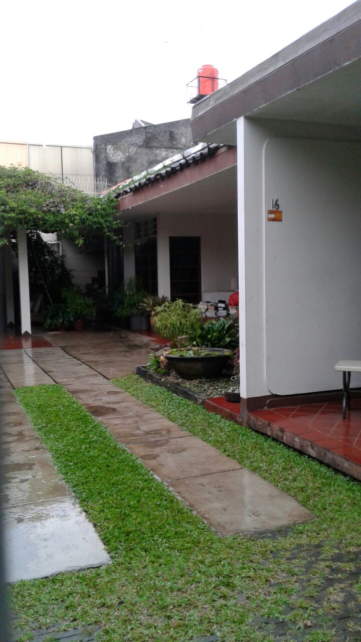 Lebar Depan Jalan Rumah 8 Meter, 1 Lantai