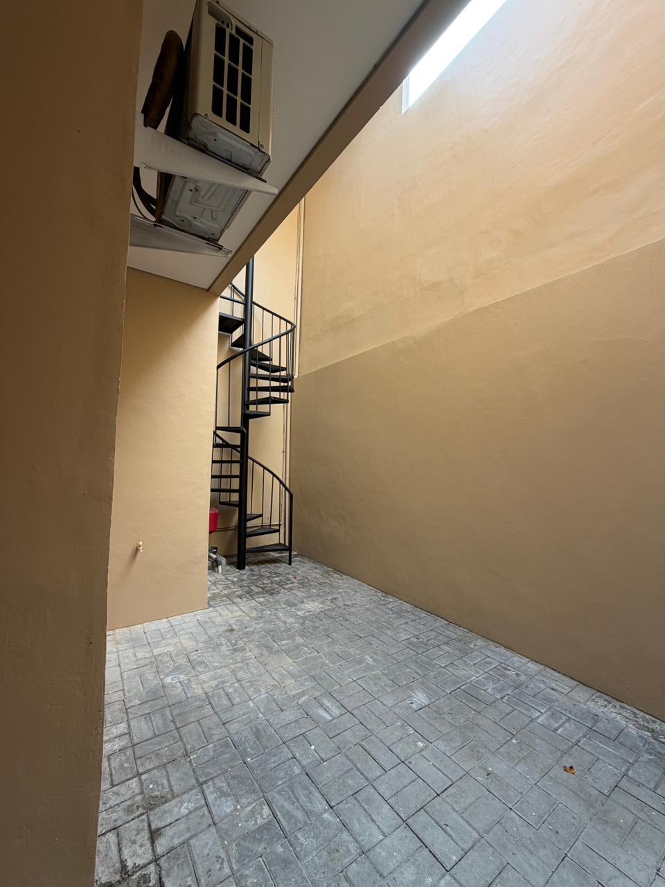 Rumah Sewa 2 Lantai Bisa Jalan Kaki ke PIM, Unfurnished