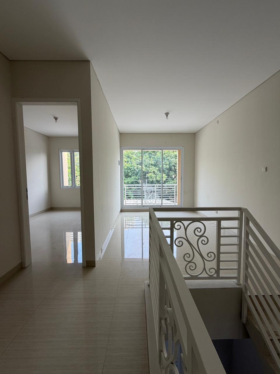 Rumah Sewa 2 Lantai Bisa Jalan Kaki ke PIM, Unfurnished