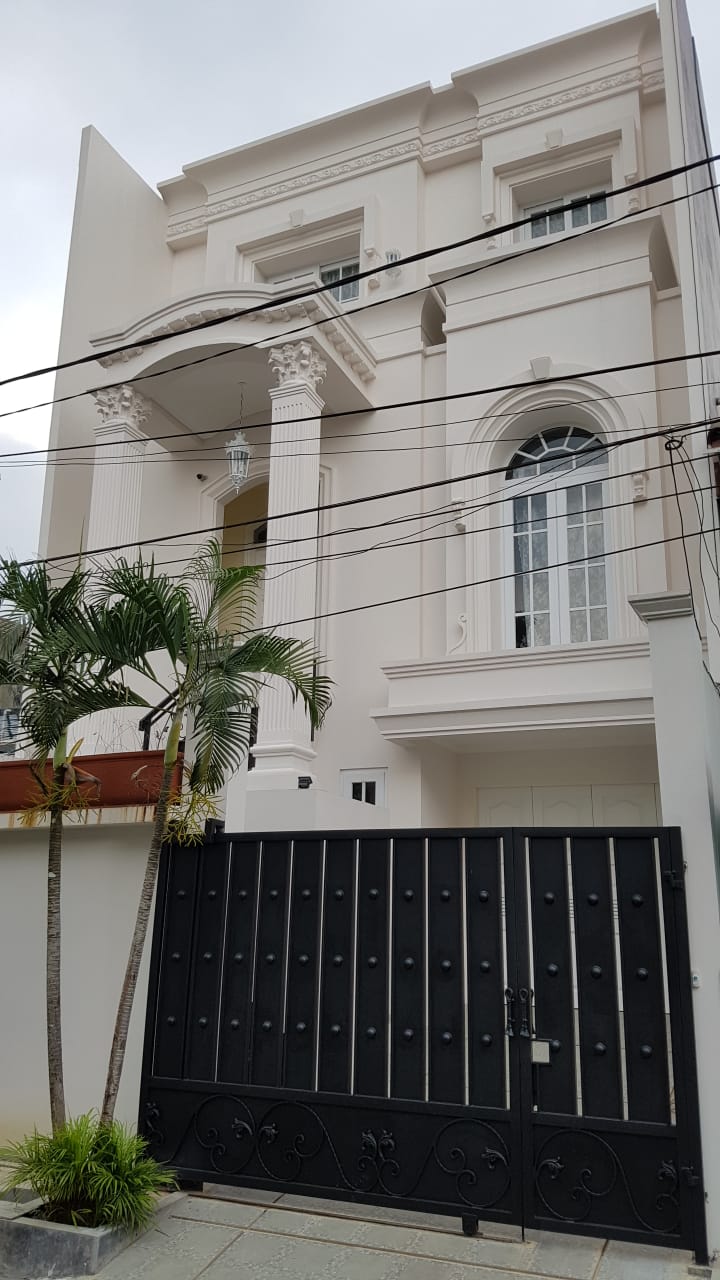 Rumah 3 Lantai di Pondok Indah, Dekat PIM 2