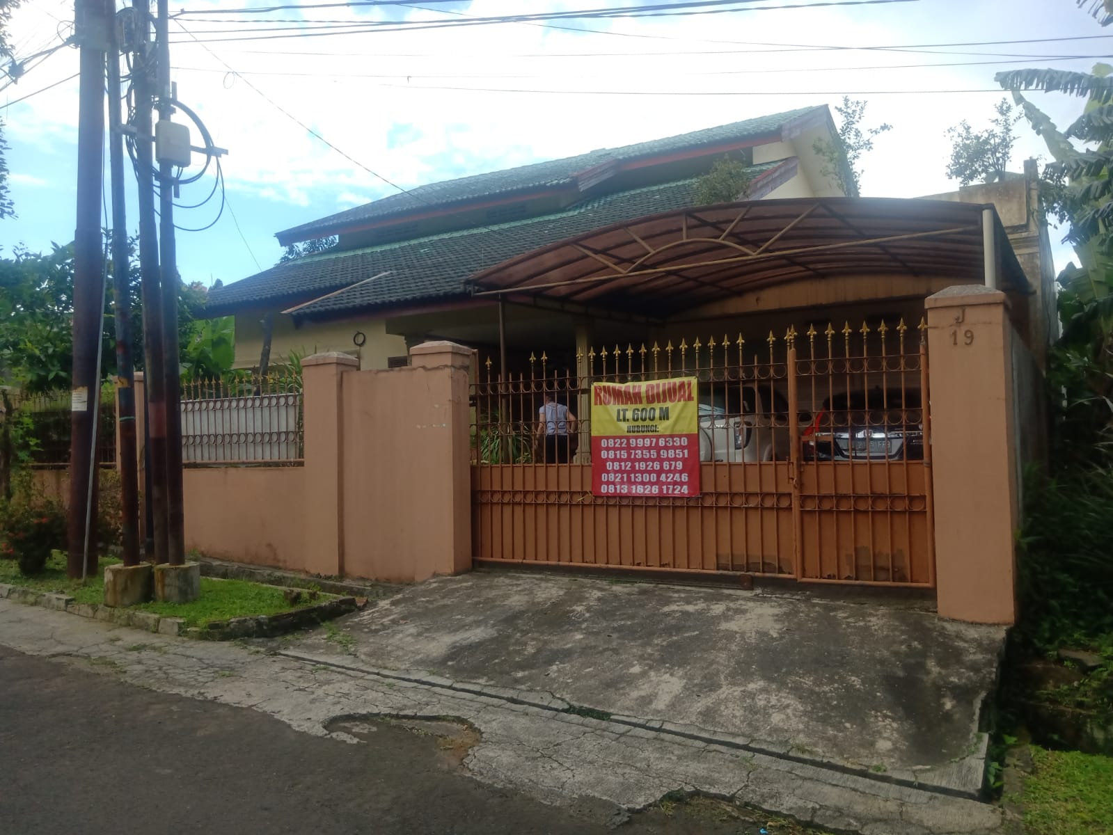 Rumah Lama di Megapolitan Cinere
