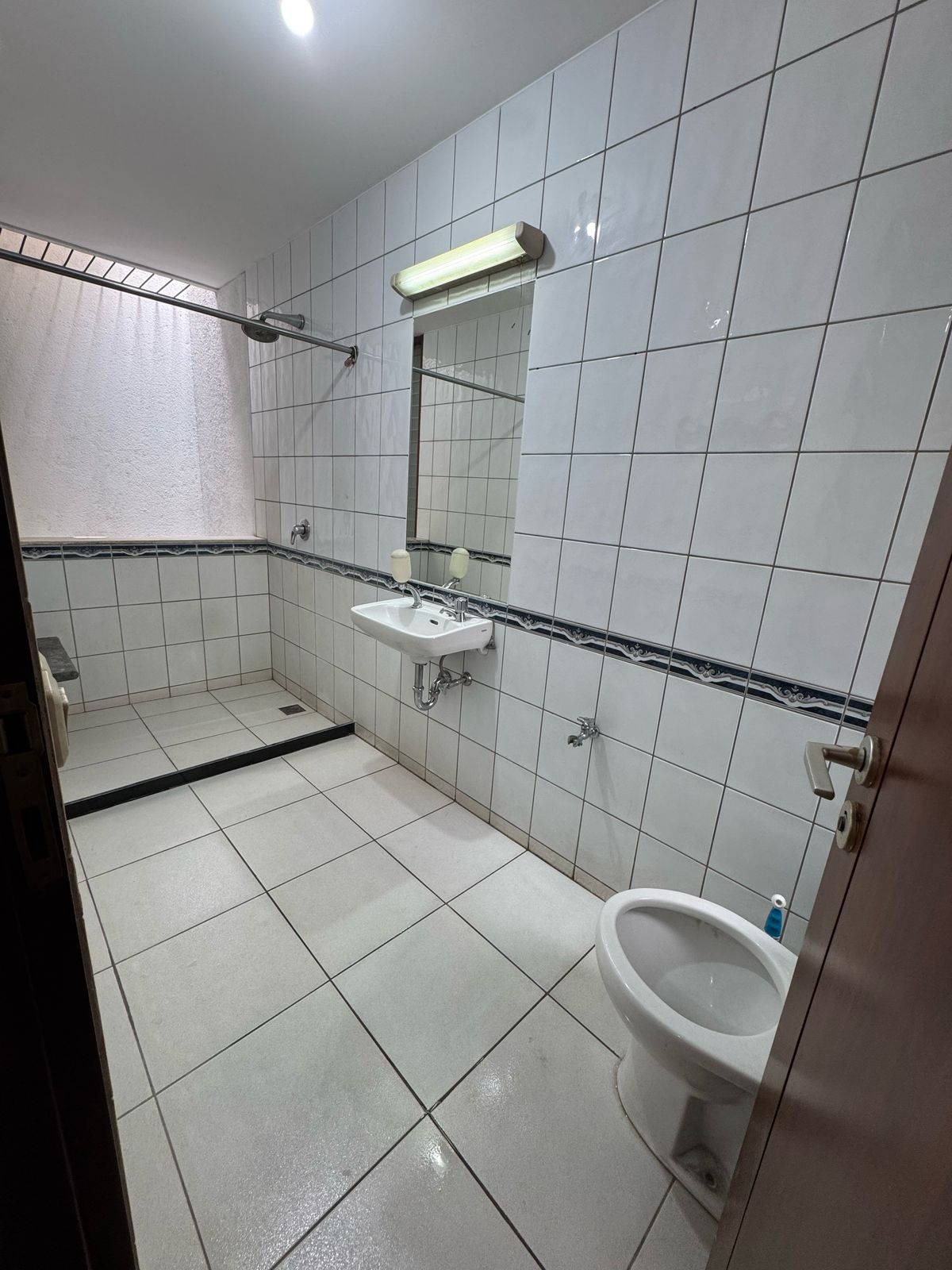 Rumah Sewa Bisa Kantor, Dekat Area Senayan, Lantai Parket